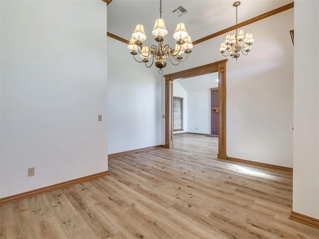 Photo 6 — 802 Hampton Court, El Reno, OK 73036