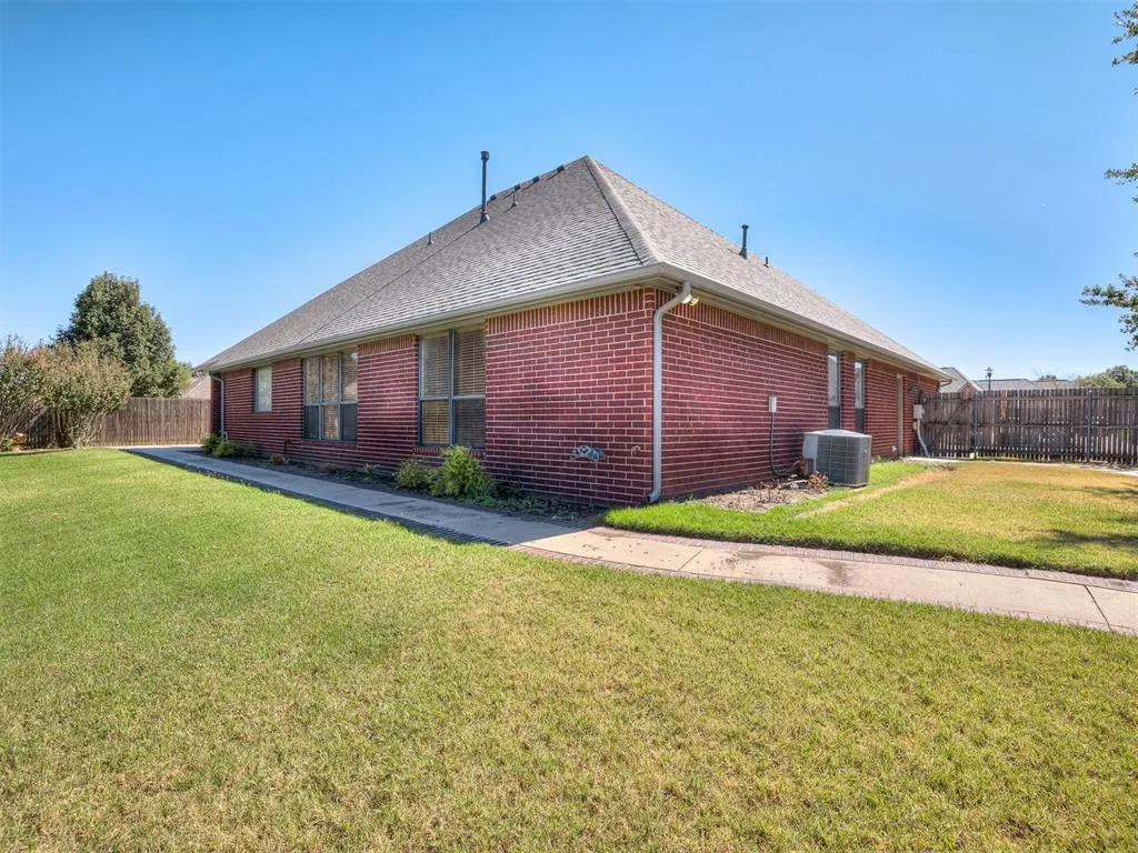 Photo 42 — 802 Hampton Court, El Reno, OK 73036