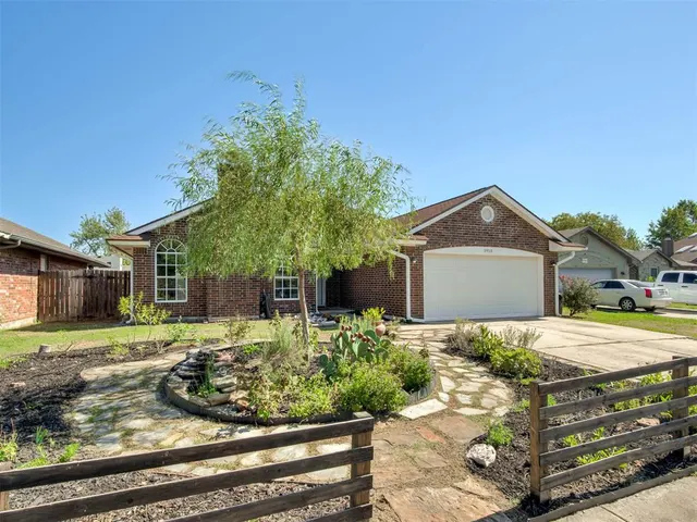 Photo 3 — 1913 Sunflower Circle, Norman, OK 73072