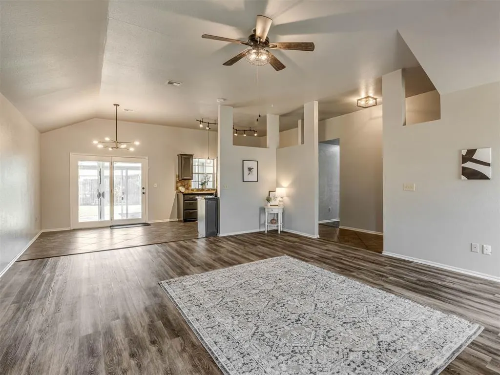Photo 9 — 1913 Sunflower Circle, Norman, OK 73072