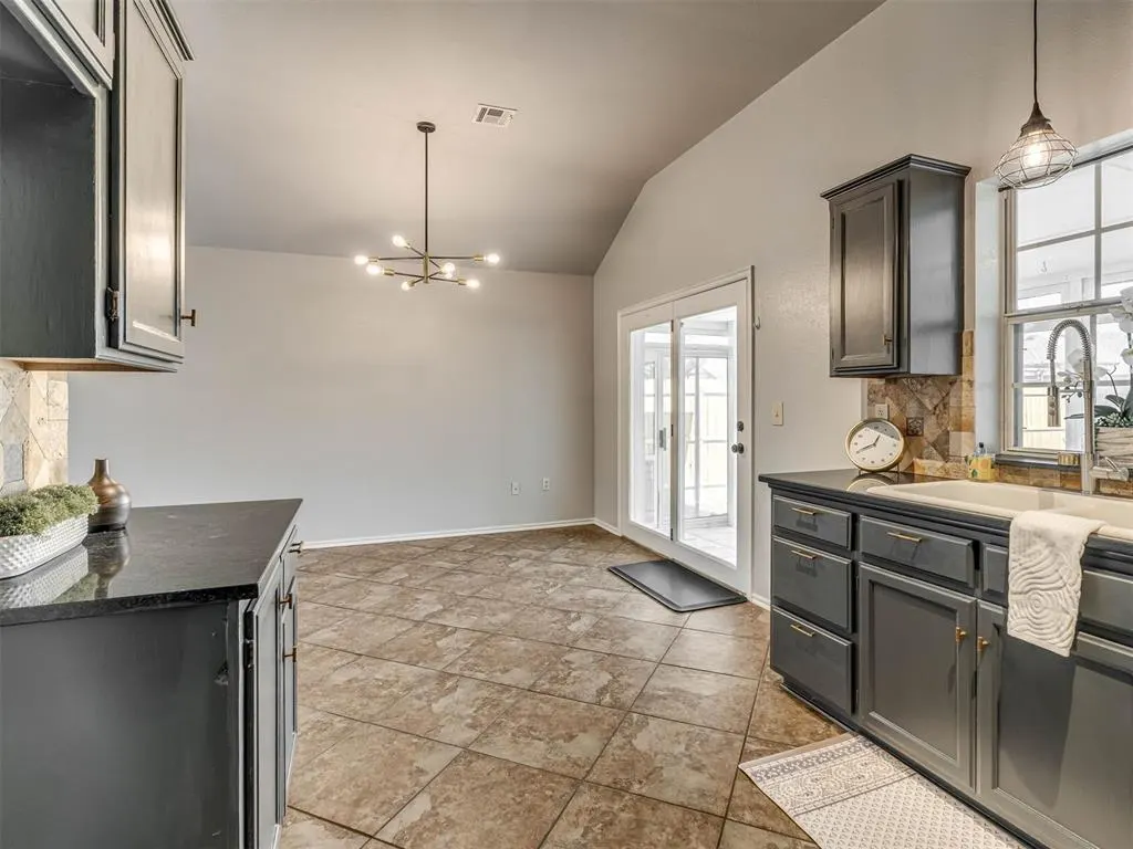 Photo 17 — 1913 Sunflower Circle, Norman, OK 73072