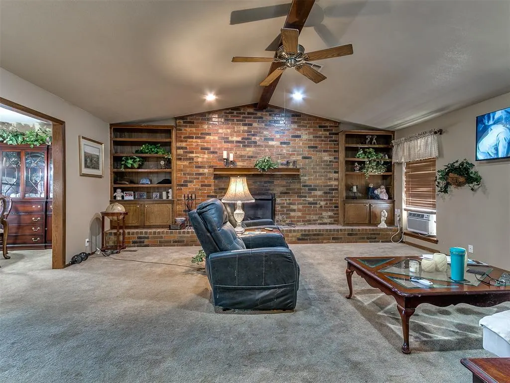 Photo 3 — 337 Choctaw Place, Yukon, OK 73099