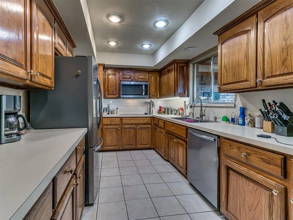 Photo 4 — 337 Choctaw Place, Yukon, OK 73099
