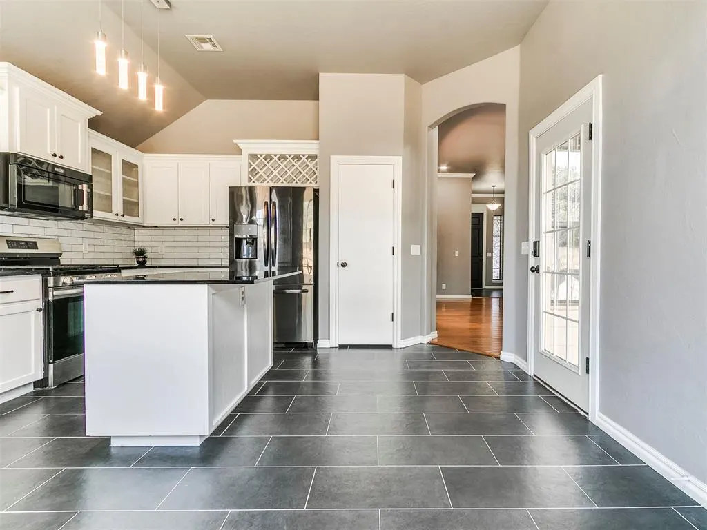 Photo 16 — 417 Shrill Street, Norman, OK 73071