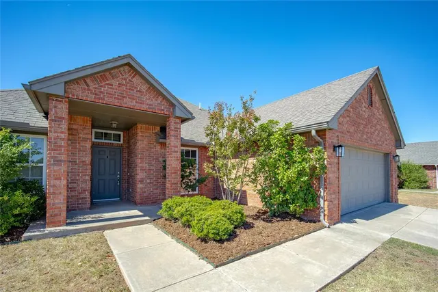 Photo 4 — 2005 Mill Creek Way, Choctaw, OK 73020