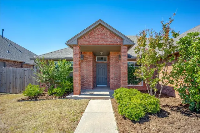 Photo 5 — 2005 Mill Creek Way, Choctaw, OK 73020