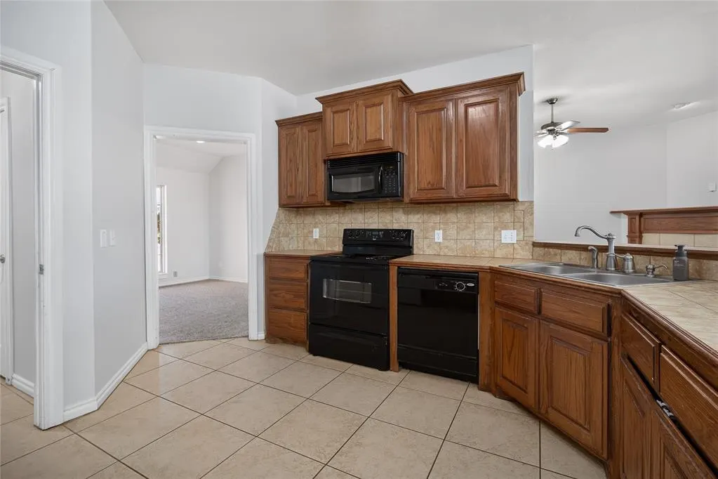 Photo 13 — 2005 Mill Creek Way, Choctaw, OK 73020