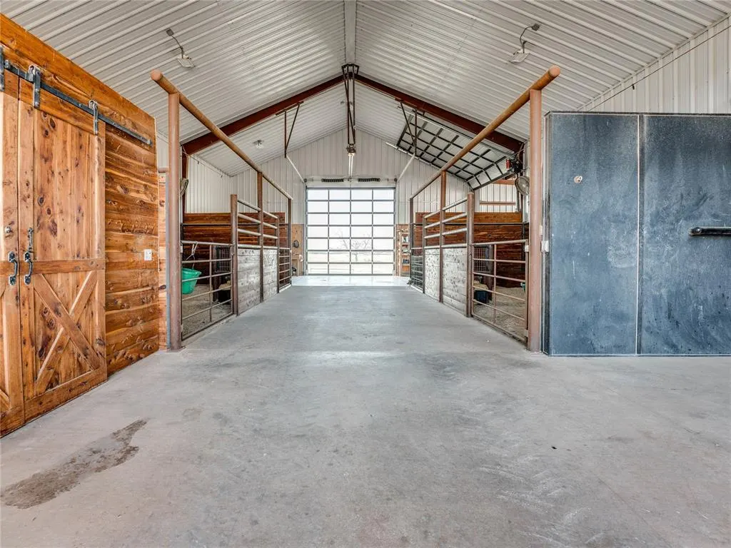 Photo 32 — 16009 N Sara Road, Piedmont, OK 73078