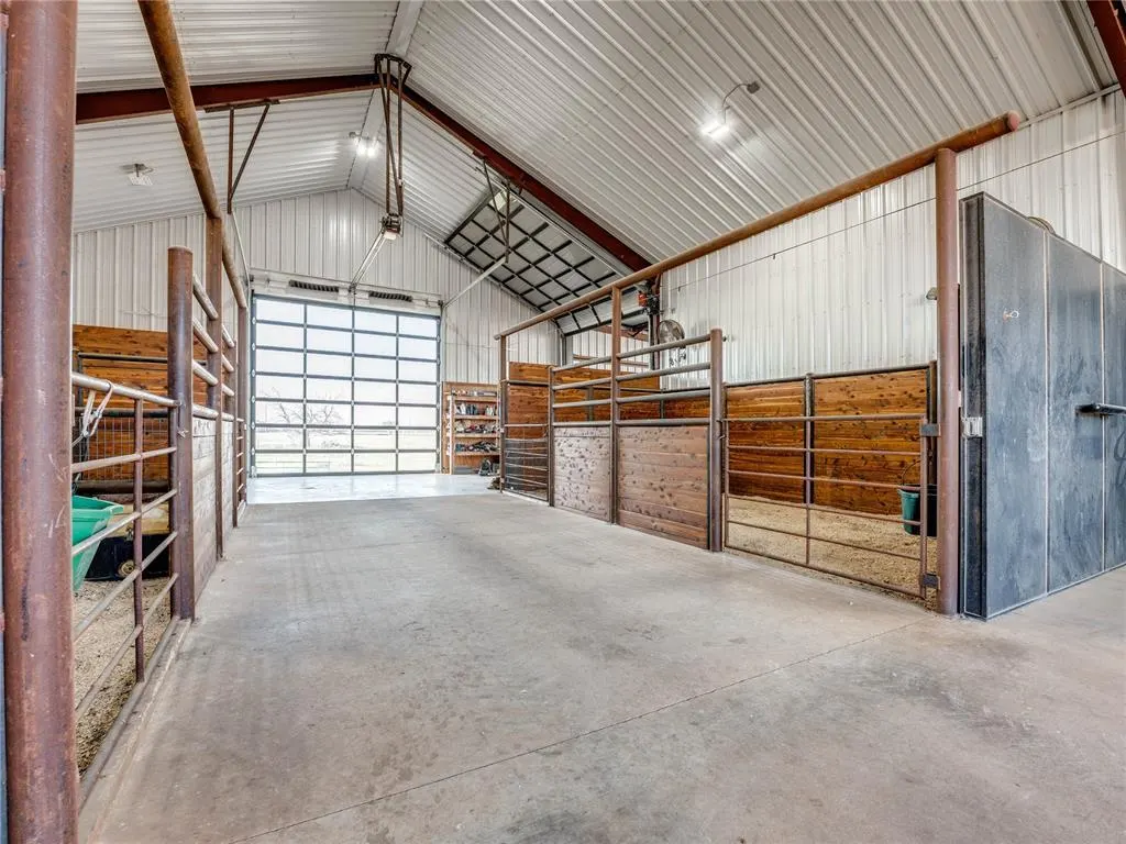 Photo 33 — 16009 N Sara Road, Piedmont, OK 73078