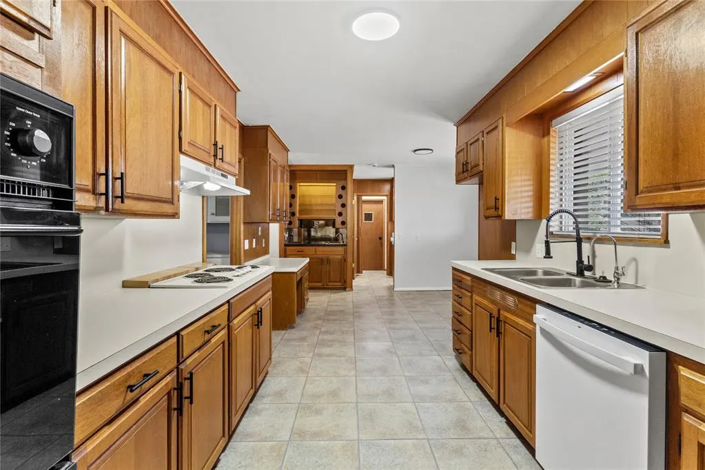 Photo 18 — 401 N Arizona Street, Weatherford, OK 73096