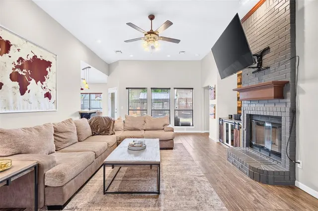 Photo 5 — 4732 Jay Matt Drive, Yukon, OK 73099