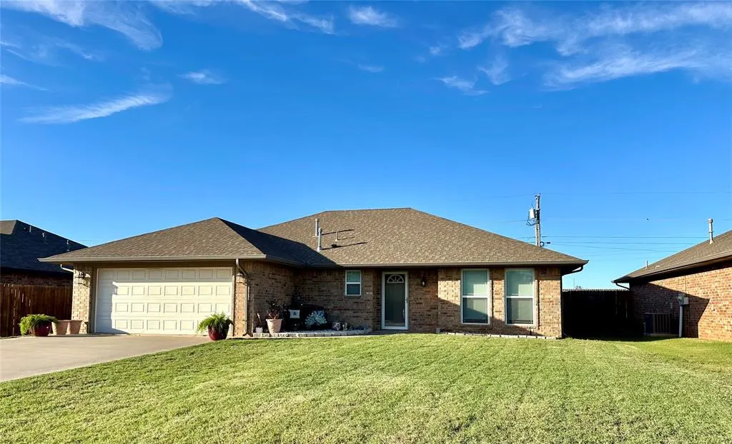 Front exterior — 107 Breckenridge Drive, Elk City, OK 73644