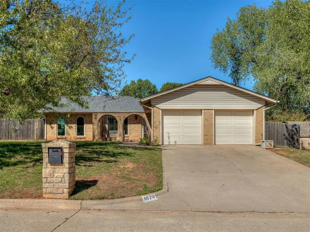 Photo 5 — 1029 Montreal Drive, Yukon, OK 73099
