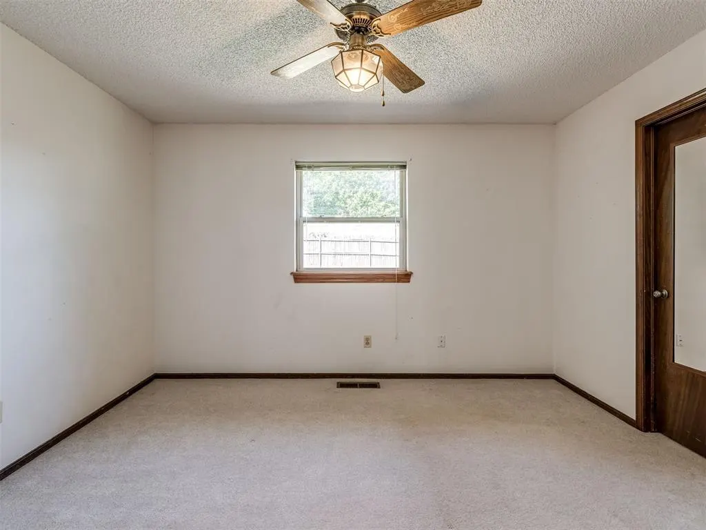 Photo 36 — 1029 Montreal Drive, Yukon, OK 73099