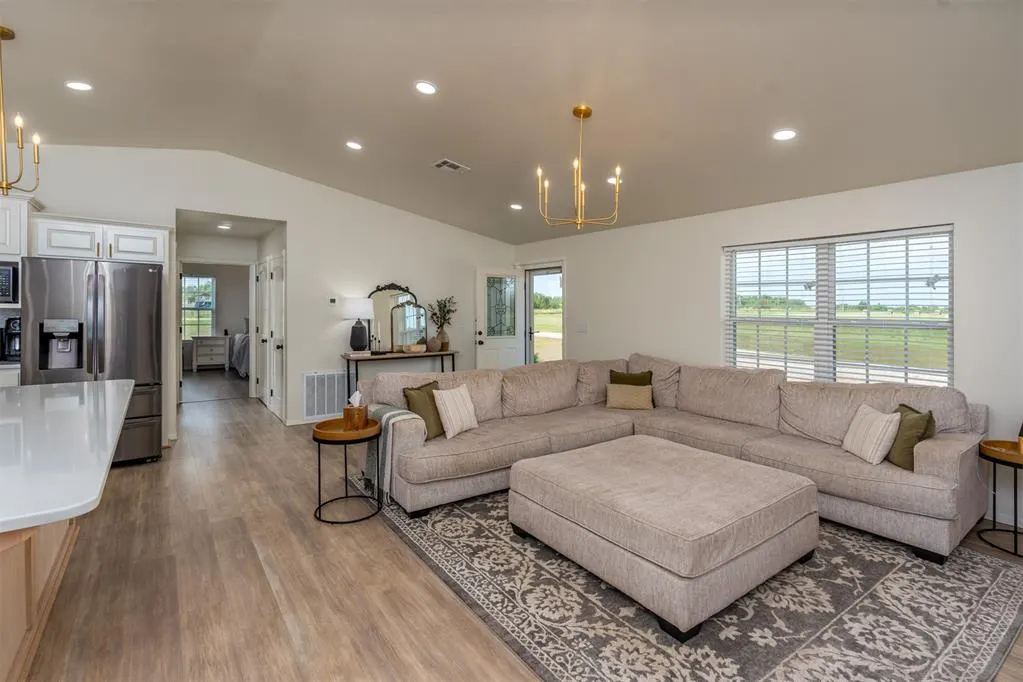 Photo 5 — 208 W Hollie Road, Okemah, OK 74859