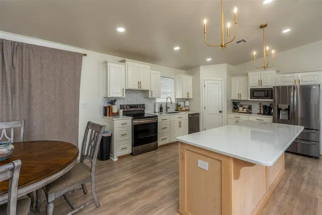 Photo 6 — 208 W Hollie Road, Okemah, OK 74859