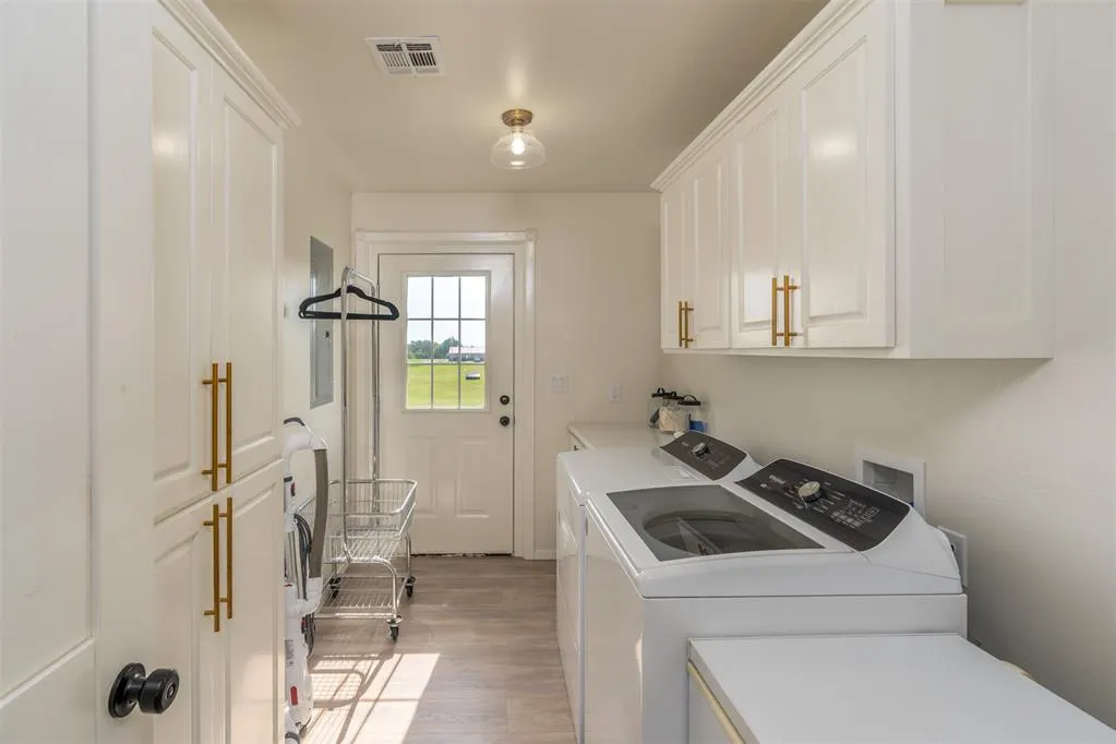 Photo 13 — 208 W Hollie Road, Okemah, OK 74859