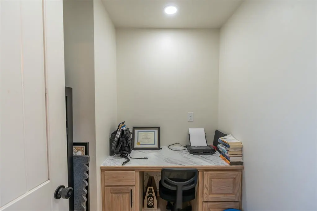 Photo 19 — 208 W Hollie Road, Okemah, OK 74859