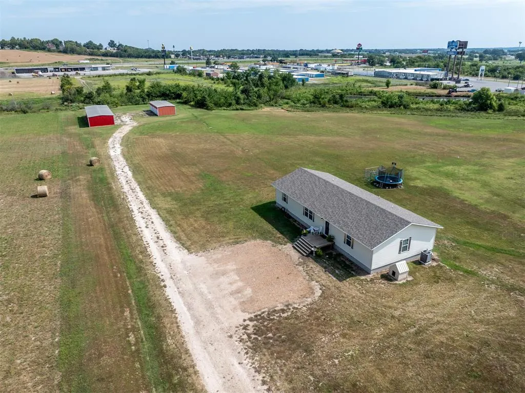 Photo 28 — 208 W Hollie Road, Okemah, OK 74859