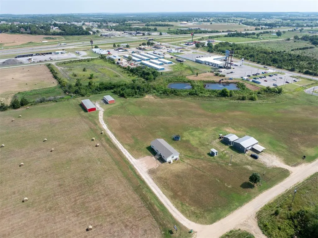 Photo 29 — 208 W Hollie Road, Okemah, OK 74859