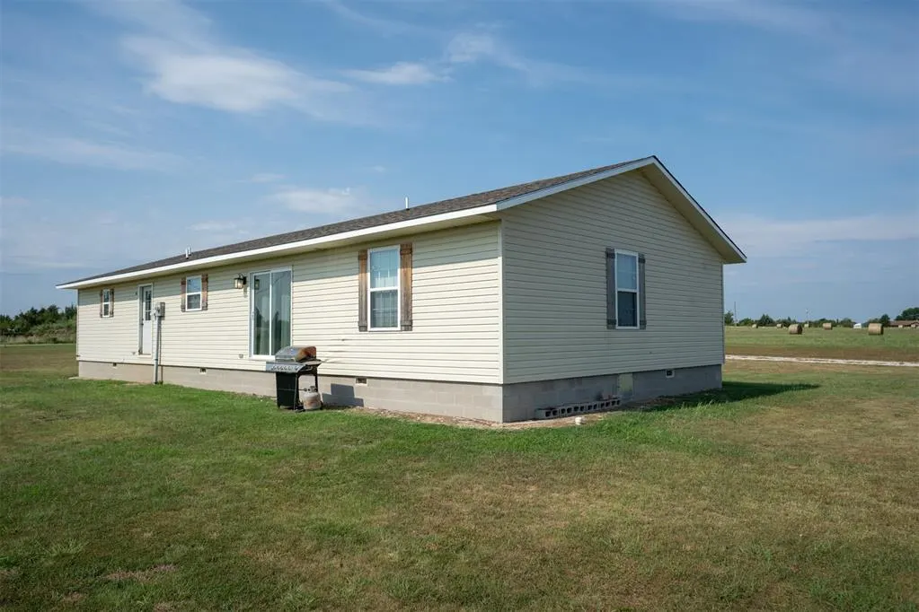 Photo 32 — 208 W Hollie Road, Okemah, OK 74859