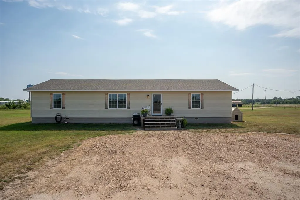 Photo 38 — 208 W Hollie Road, Okemah, OK 74859