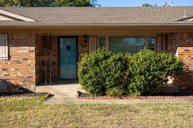 Photo 3 — 2815 W Beech Avenue, Duncan, OK 73533