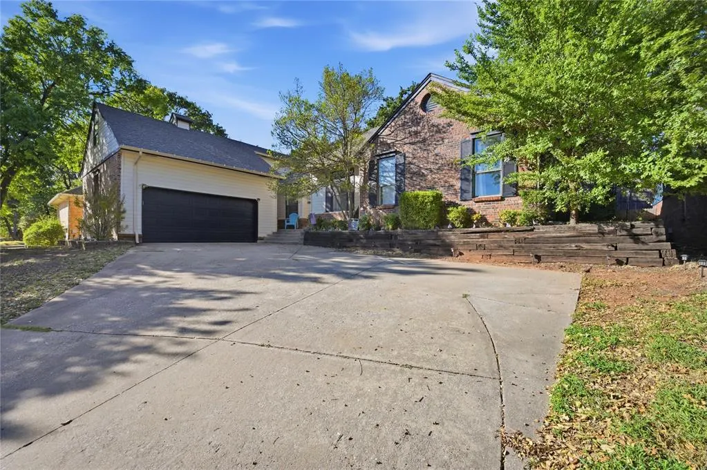 Front exterior — 2301 Woodford Way, Edmond, OK 73034