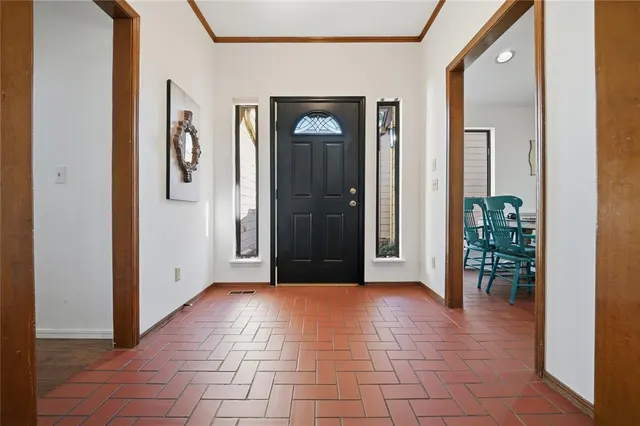 Photo 3 — 2301 Woodford Way, Edmond, OK 73034