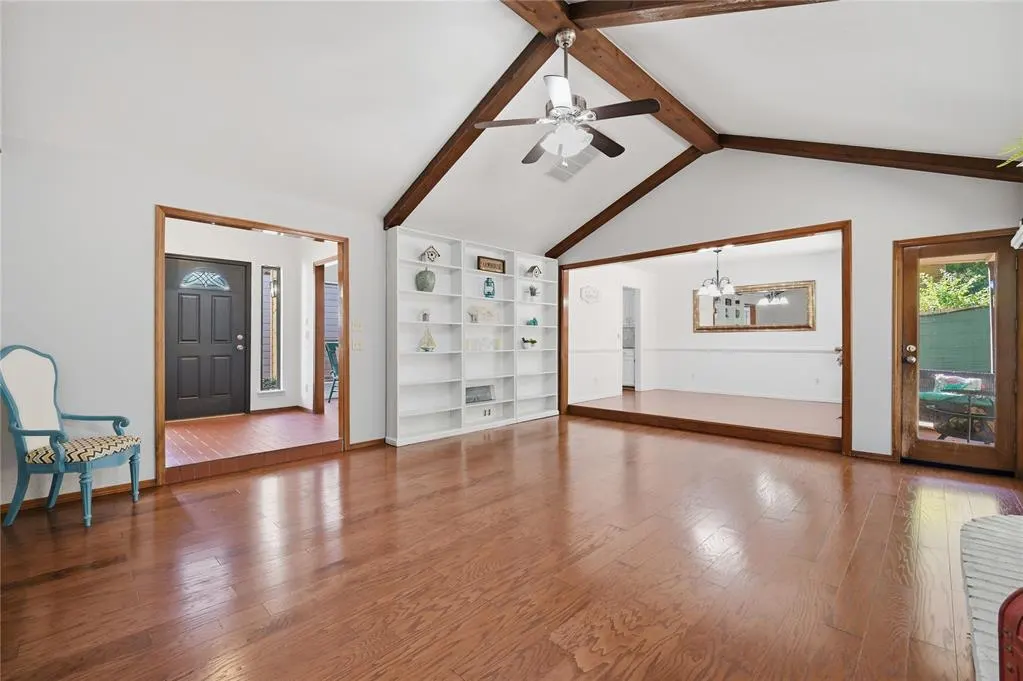 Photo 5 — 2301 Woodford Way, Edmond, OK 73034