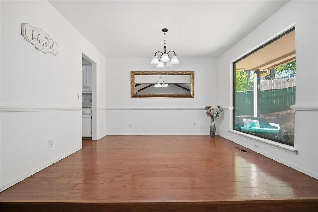 Photo 6 — 2301 Woodford Way, Edmond, OK 73034
