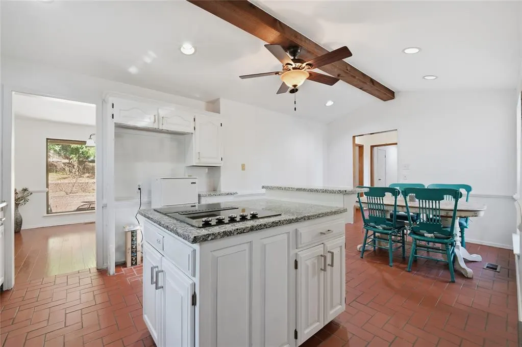 Photo 12 — 2301 Woodford Way, Edmond, OK 73034
