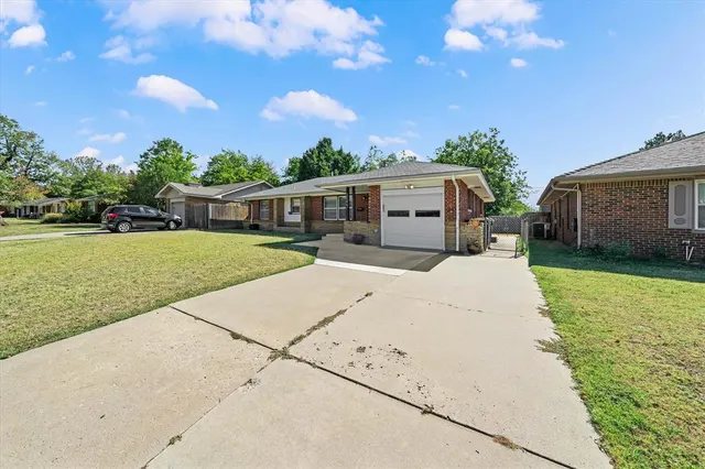 Photo 5 — 2206 Dublin Road, Oklahoma City, OK 73120