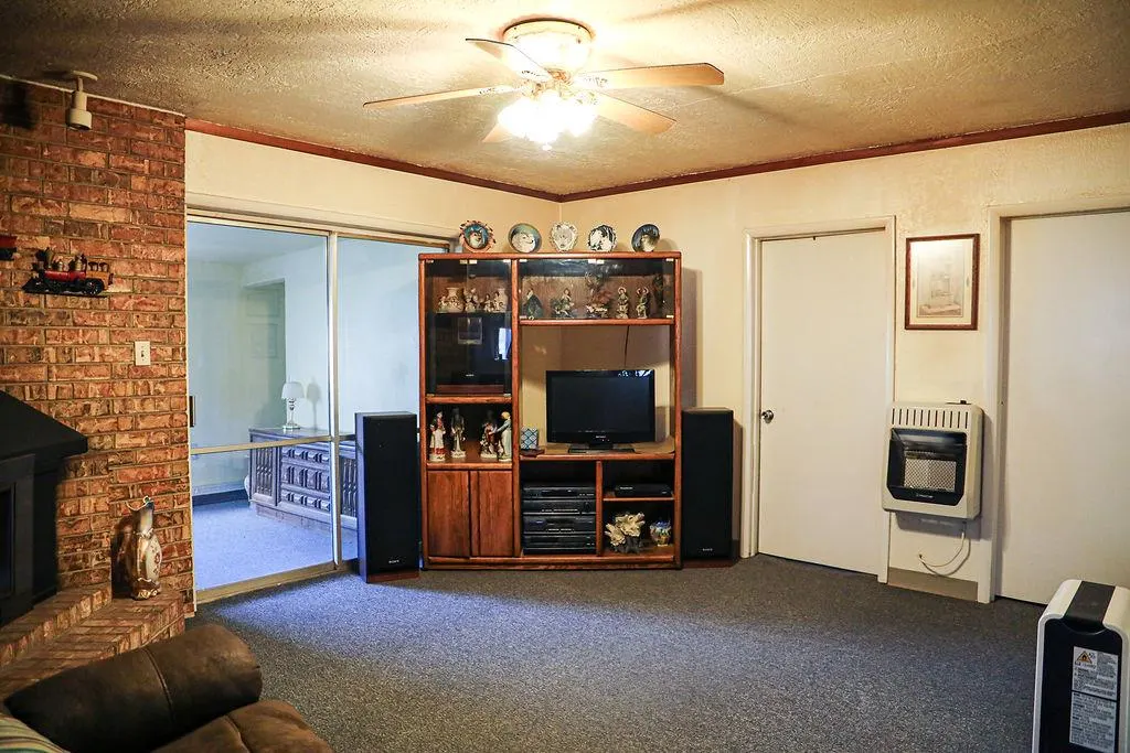 Photo 5 — 409 S Lynn Street, Fort Cobb, OK 73038