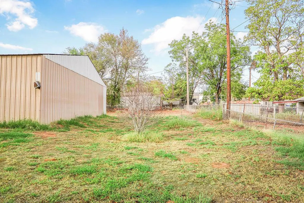 Photo 19 — 409 S Lynn Street, Fort Cobb, OK 73038