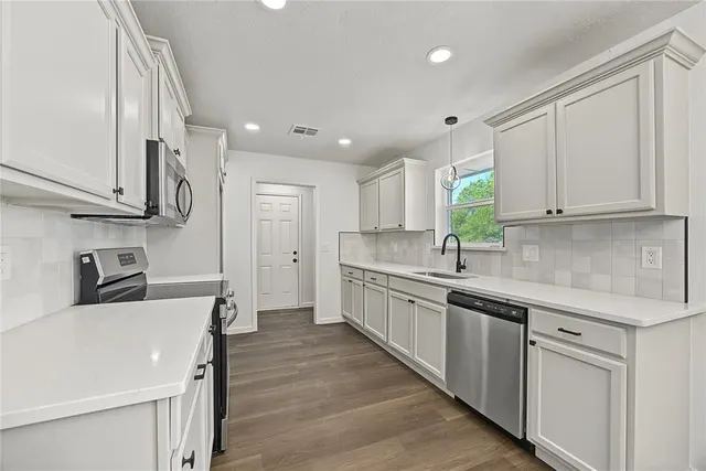 Photo 4 — 1904 Van Buren Ave NE, Piedmont, OK 73078