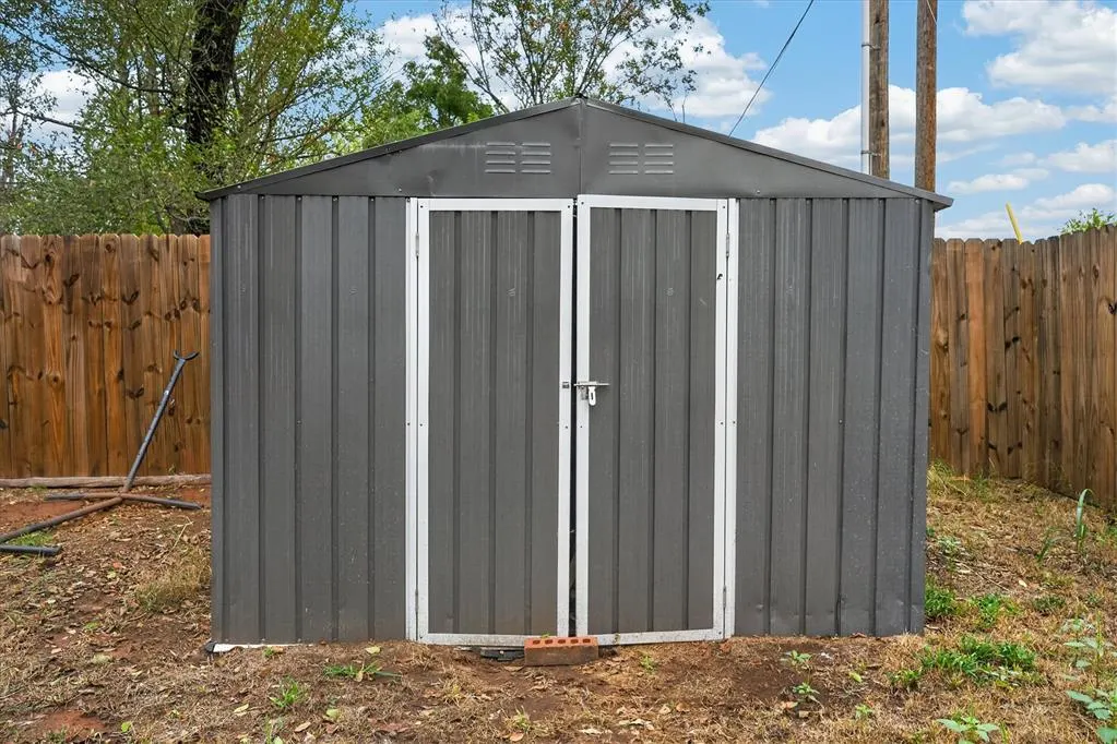 Photo 31 — 609 E Grant Avenue, Guthrie, OK 73044