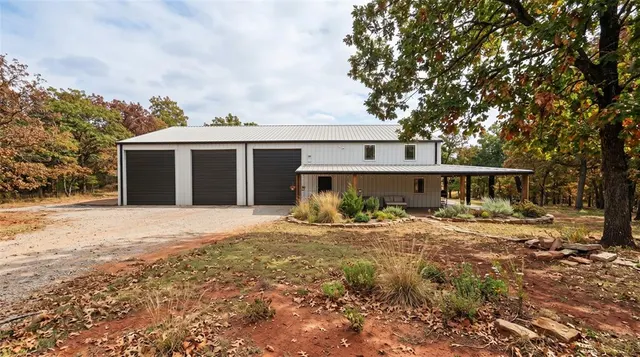 Photo 2 — 14101 Iron Road, McLoud, OK 74851