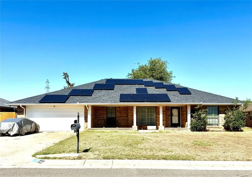 Front exterior — 7219 Skylark Court, Oklahoma City, OK 73162