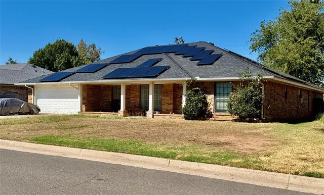 Photo 2 — 7219 Skylark Court, Oklahoma City, OK 73162