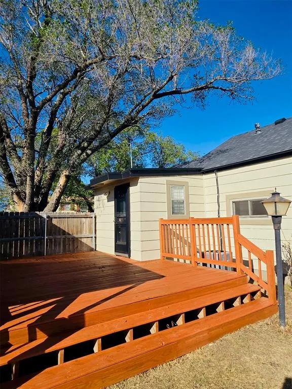 Photo 9 — 1529 N Willard Street, Altus, OK 73521