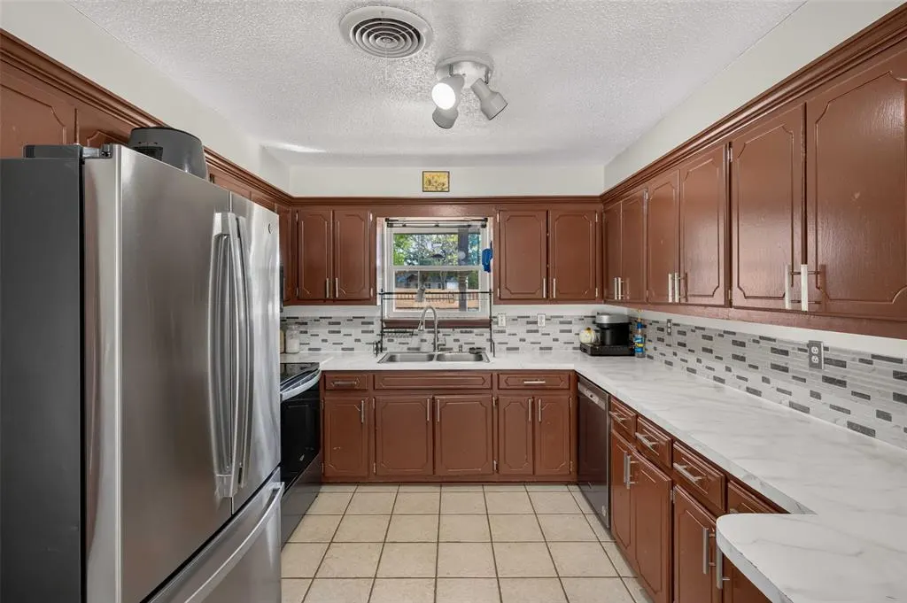 Photo 12 — 6025 N 5th Street, Duncan, OK 73533