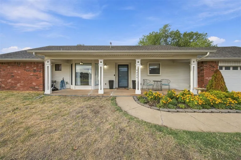 Photo 2 — 4000 Regatta Street, Yukon, OK 73099