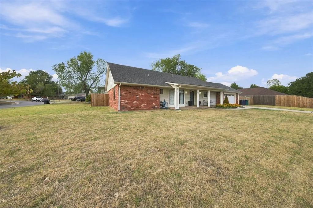Photo 4 — 4000 Regatta Street, Yukon, OK 73099