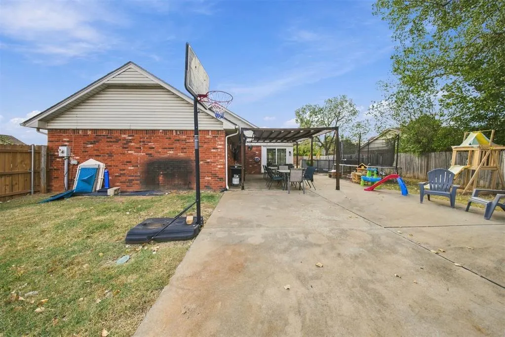 Photo 33 — 4000 Regatta Street, Yukon, OK 73099