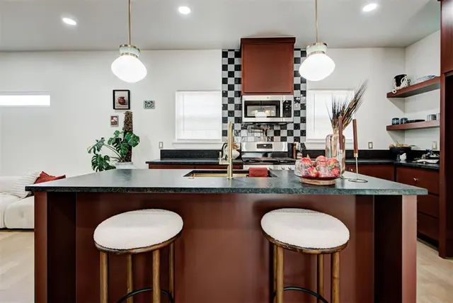 Photo 4 — 2118 N Fonshill Avenue, Oklahoma City, OK 73111
