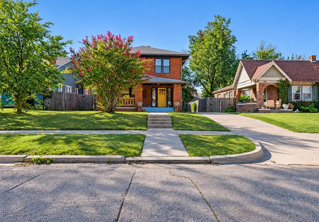 Front exterior — 302 NE 16th Street, Oklahoma City, OK 73117