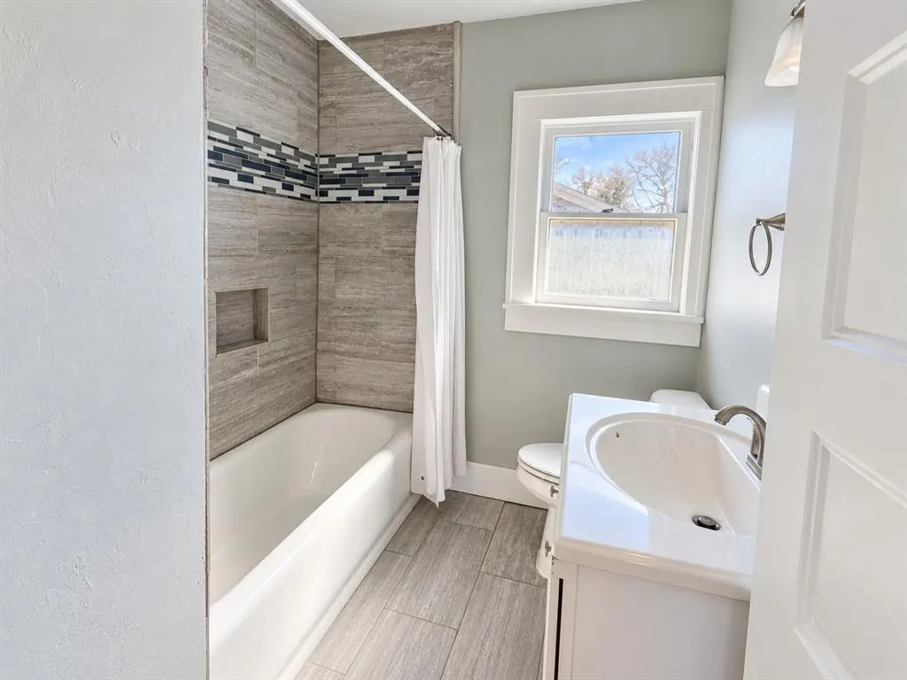 Photo 20 — 302 NE 16th Street, Oklahoma City, OK 73117