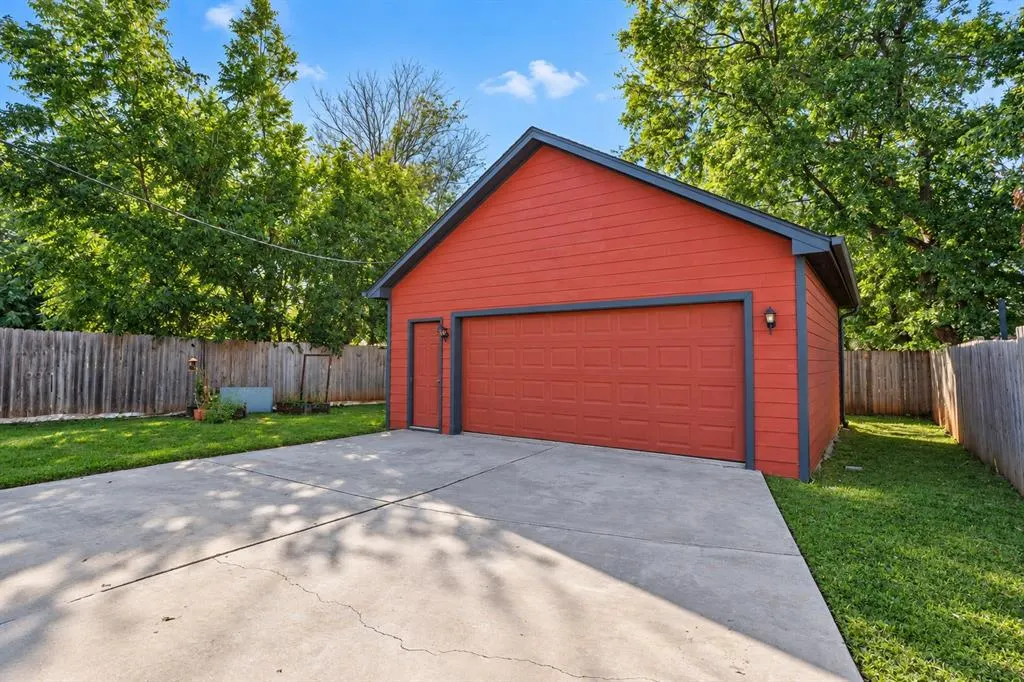 Photo 25 — 302 NE 16th Street, Oklahoma City, OK 73117