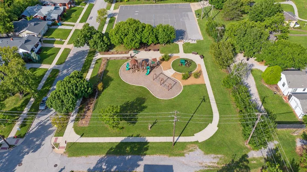 Photo 27 — 302 NE 16th Street, Oklahoma City, OK 73117